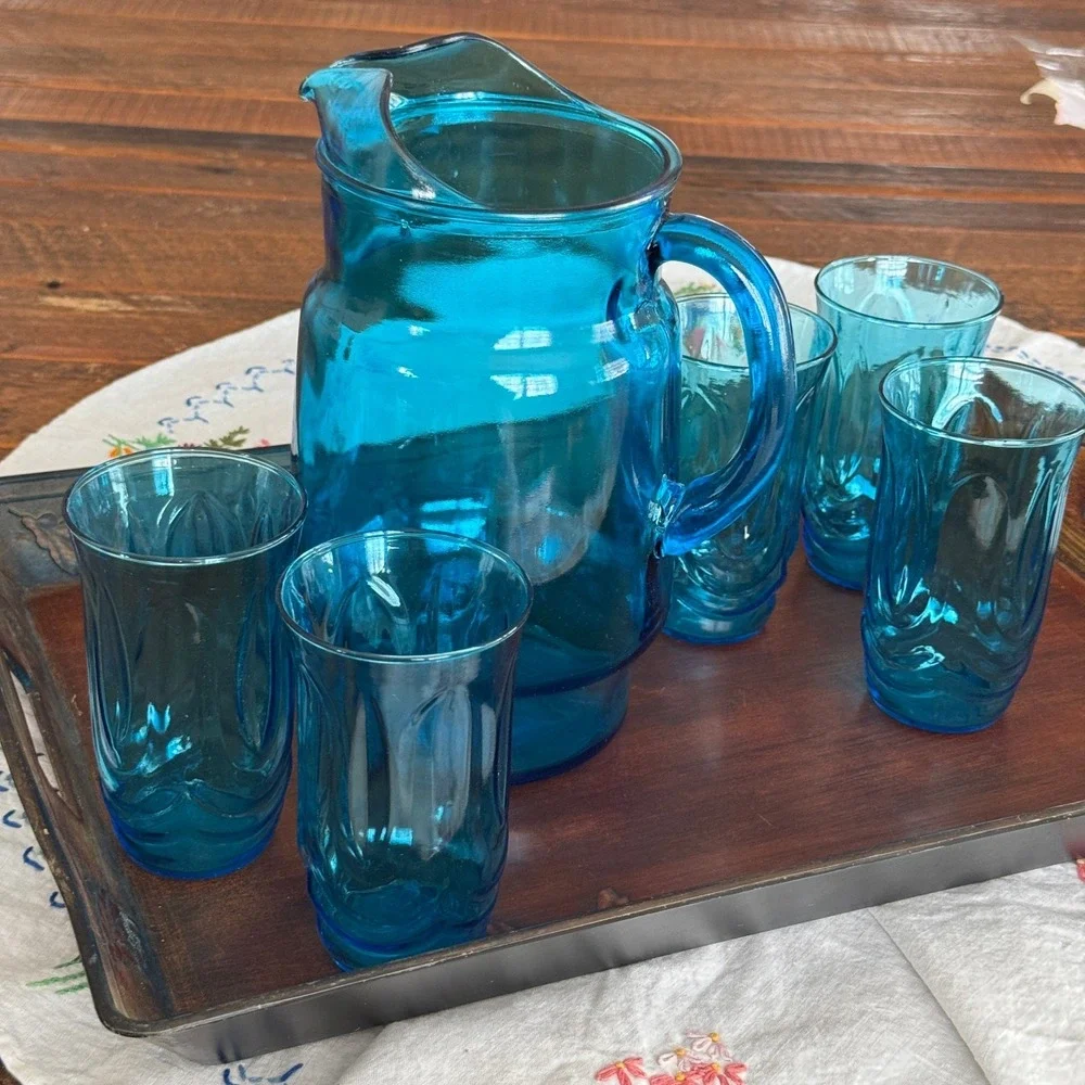 The Unbranded Brand vintage aqua